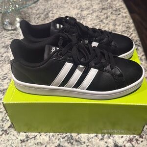 Adidas Neo Cloudfoam Xpression Sneakers Women’s size 7 1/2.